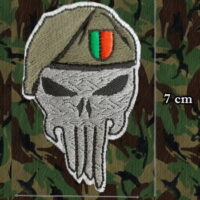 Bordado Punisher com boina verde musgo instinto militar